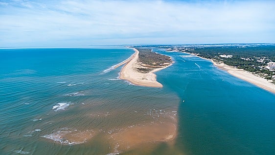 Así es la playa de Huelva que nació por el terremoto de Lisboa de 1755: tiene 12 kilómetros y es una de las menos masificadas de la provincia