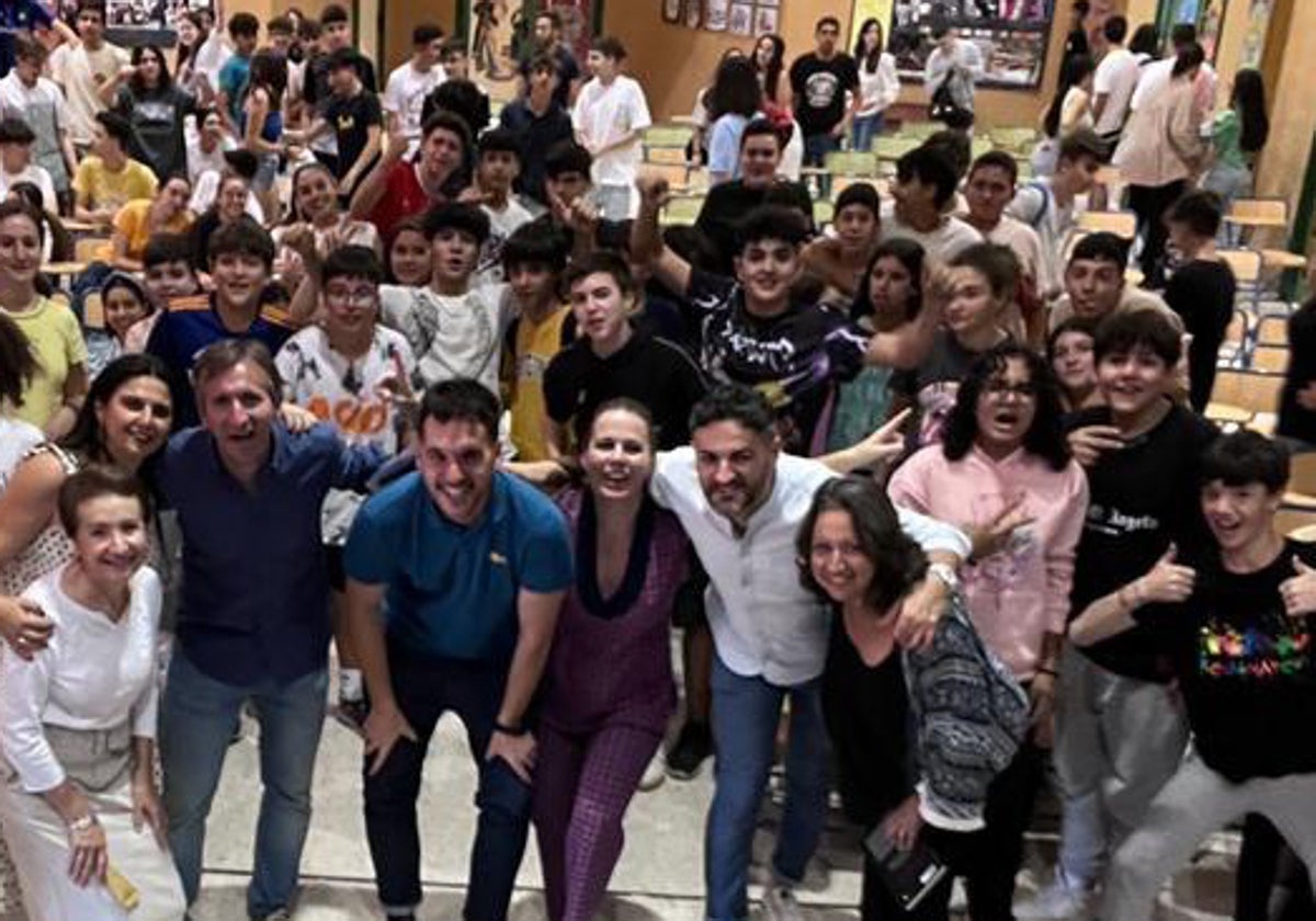 Foto de parte del alumnado con 'Rancio sevillano'