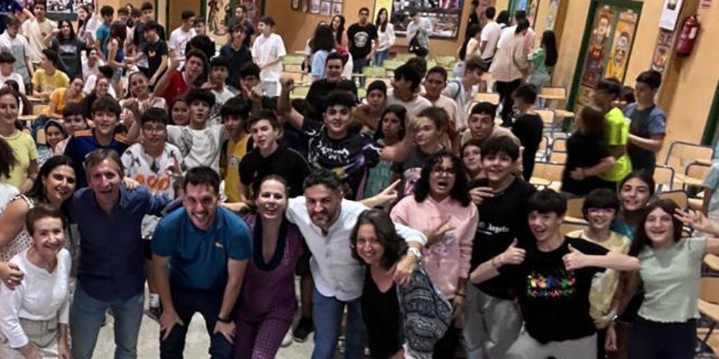 El alumnado del IES Doñana conoce de cerca el proceso de creación ...
