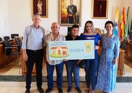 El Ayuntamiento de Palos entrega 48.000 euros a jóvenes de la localidad para adquirir su primera vivienda