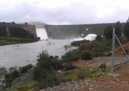 Las lluvias de las últimas semanas no evitan que el agua de los embalses de Huelva siga en descenso
