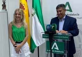 Tres rutas de autobús conectan 20 pueblos del interior de Huelva con la playa durante este verano