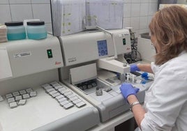 Licitan nuevo equipamiento para Anatomía Patológica del Juan Ramón Jiménez, con más de 30 años de antigüedad