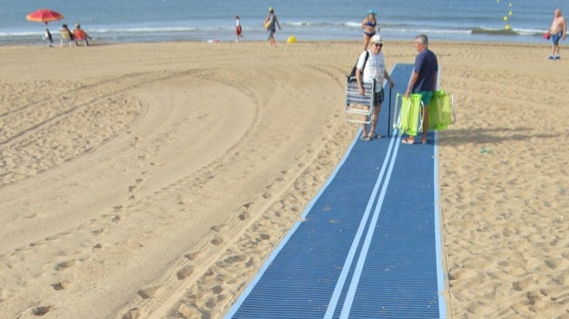 Estas son las 20 playas accesibles en la costa de Huelva según la guía de Cocemfe y Andalucía Inclusiva