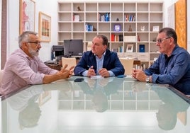 La Diputación apoyará al Ayuntamiento de Bonares para eliminar la vegetación afectada por el incendio
