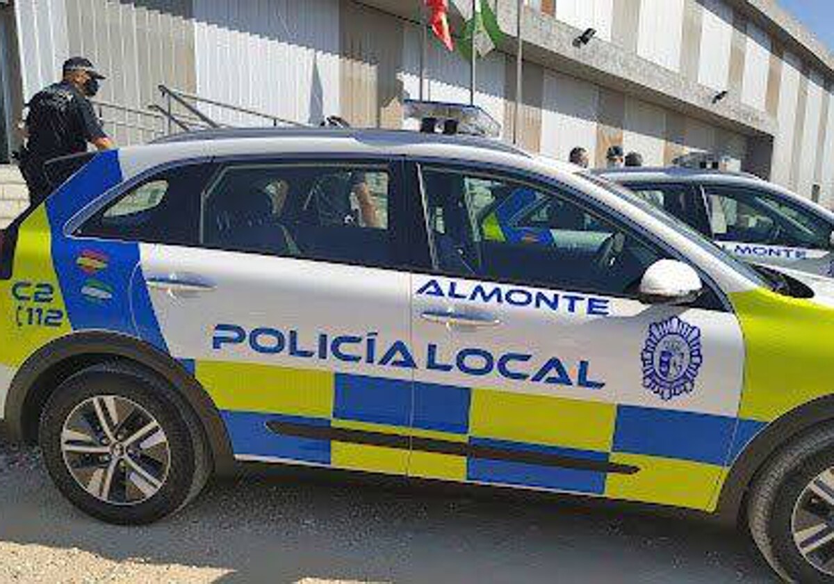 Foto de archivo de efectivos de la Policía Local de Almonte