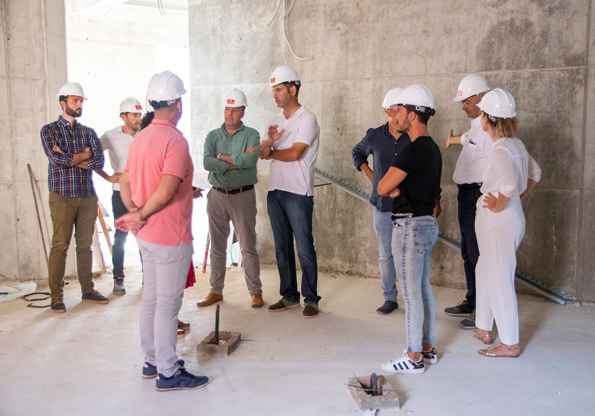 Autoridades visitan el desarrollo de las obras