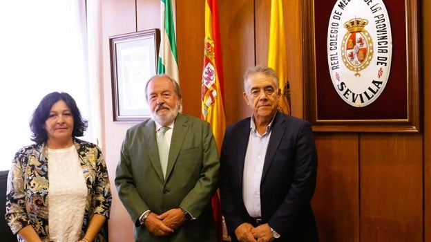 El alcalde de Almonte se ha reunido con el presidente del Colegio de Médicos de Sevilla