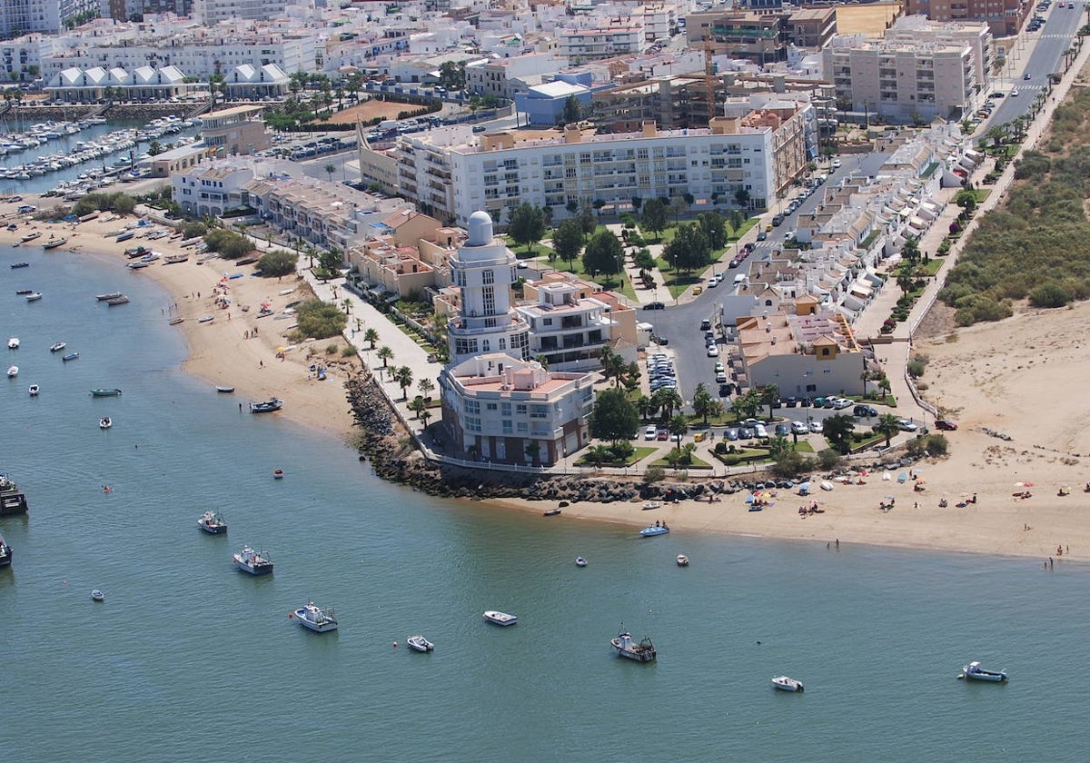 El litoral onubense (en imagen Isla Cristina) tendrá temperaturas más moderadas por la proximidad del mar