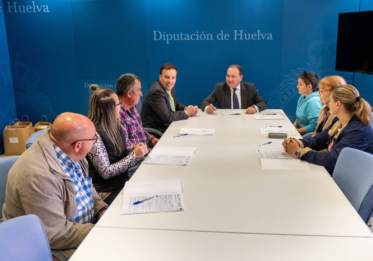 El presidente de la Diputación ha firmado ya varios de los contratos