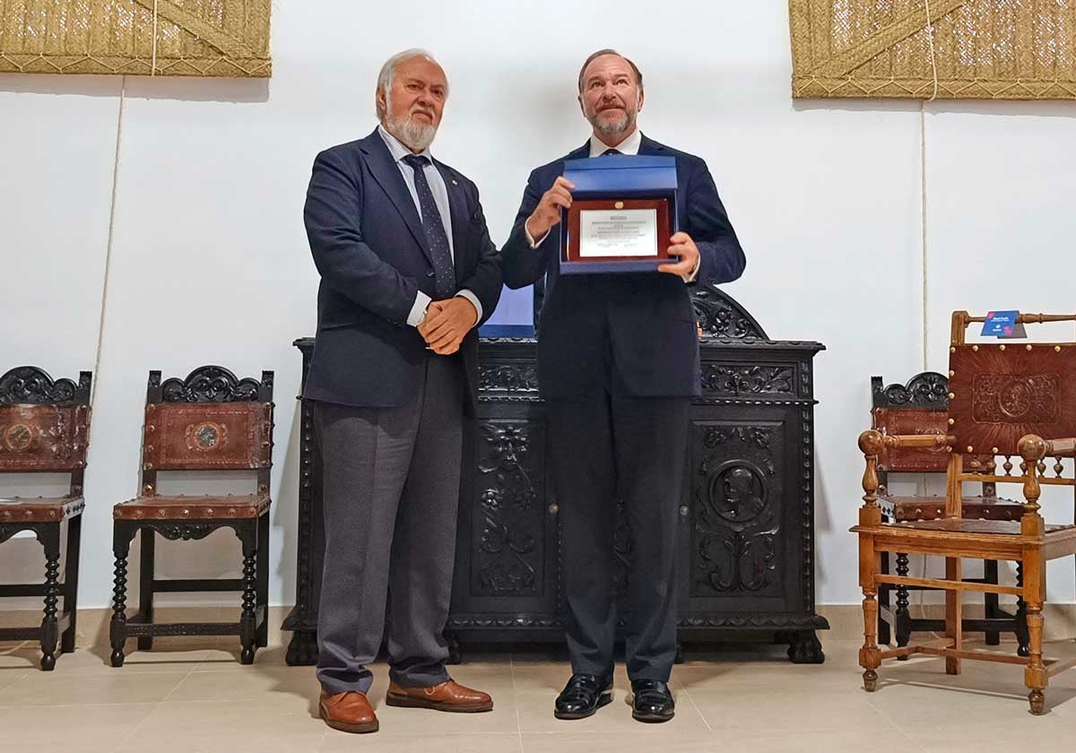 García-Palacios recoge el premio de la institución vitivinícola