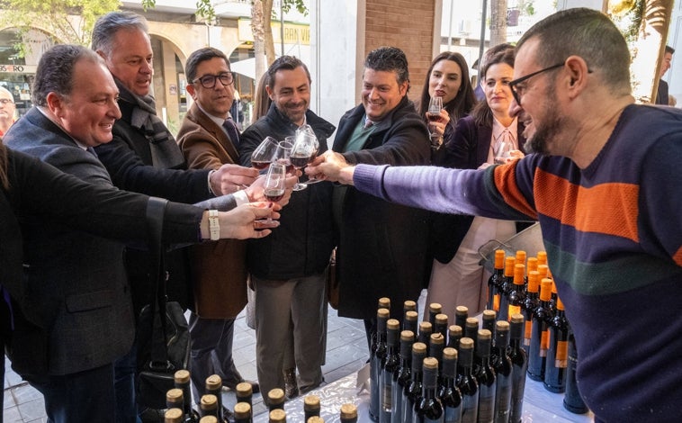 Imagen principal - Muestra Dulces Navideños de Huelva 2023: La Diputación propone un recorrido de sabor por 20 expositores