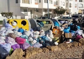 Sin acuerdo con la empresa, la huelga de basuras en Almonte comenzará este martes