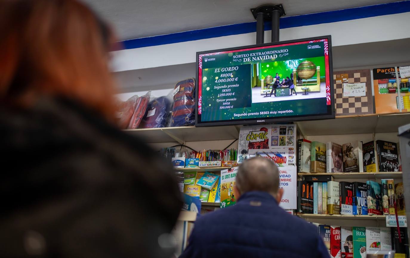 Las mejores imágenes que ha dejado en Huelva el sorteo de Lotería de Navidad 2023