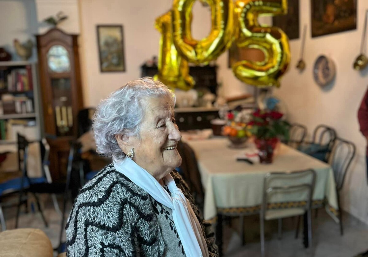 Julia Muñoz celebra su 105 cumpleaños en Higuera de la Sierra