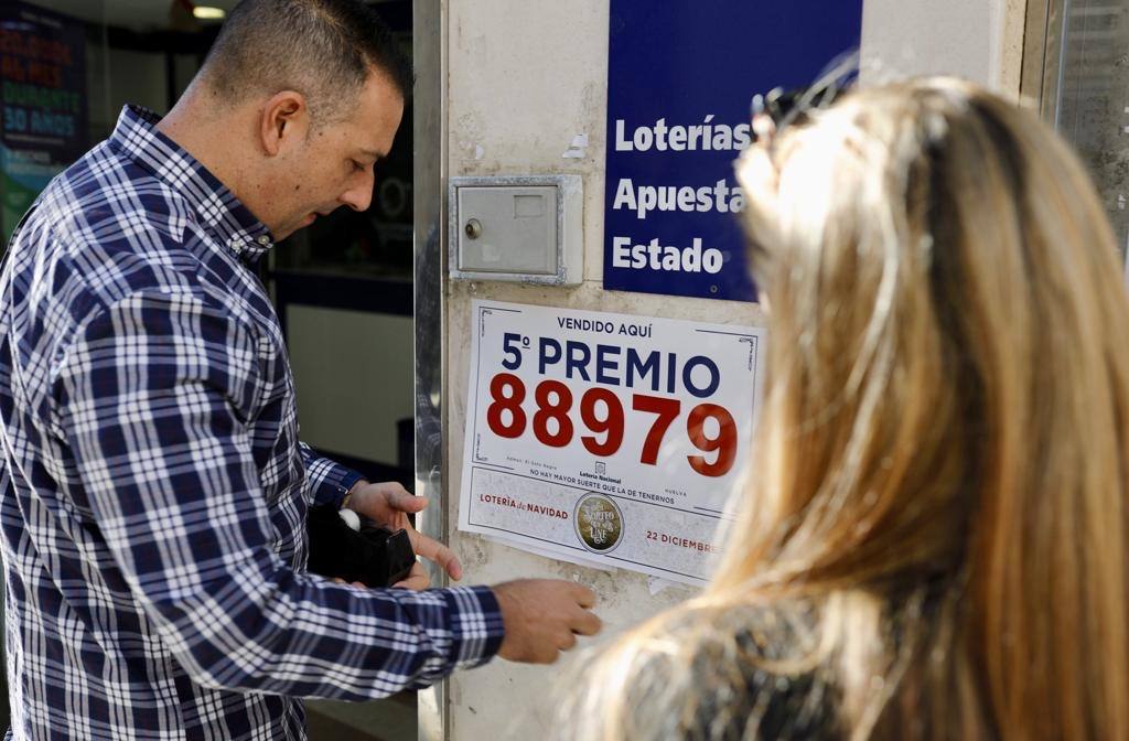 Las mejores imágenes que ha dejado en Huelva el sorteo de Lotería de Navidad 2023