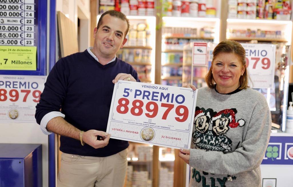 Las mejores imágenes que ha dejado en Huelva el sorteo de Lotería de Navidad 2023