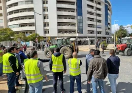 Los agricultores de Huelva consiguen llevar sus protestas a la capital