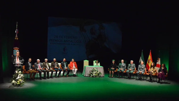 El acto ha tenido lugar esta mañana en el Teatro Municipal Salvador Távora