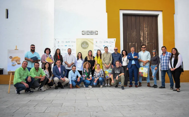 Imagen principal - Estos han sido los ganadores del I Certamen Pastelero y Panadero de la provincia de Huelva