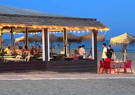 Punta Umbría pide a Costas la creación de un tipo de playa 'semiurbana' para salvar los chiringuitos
