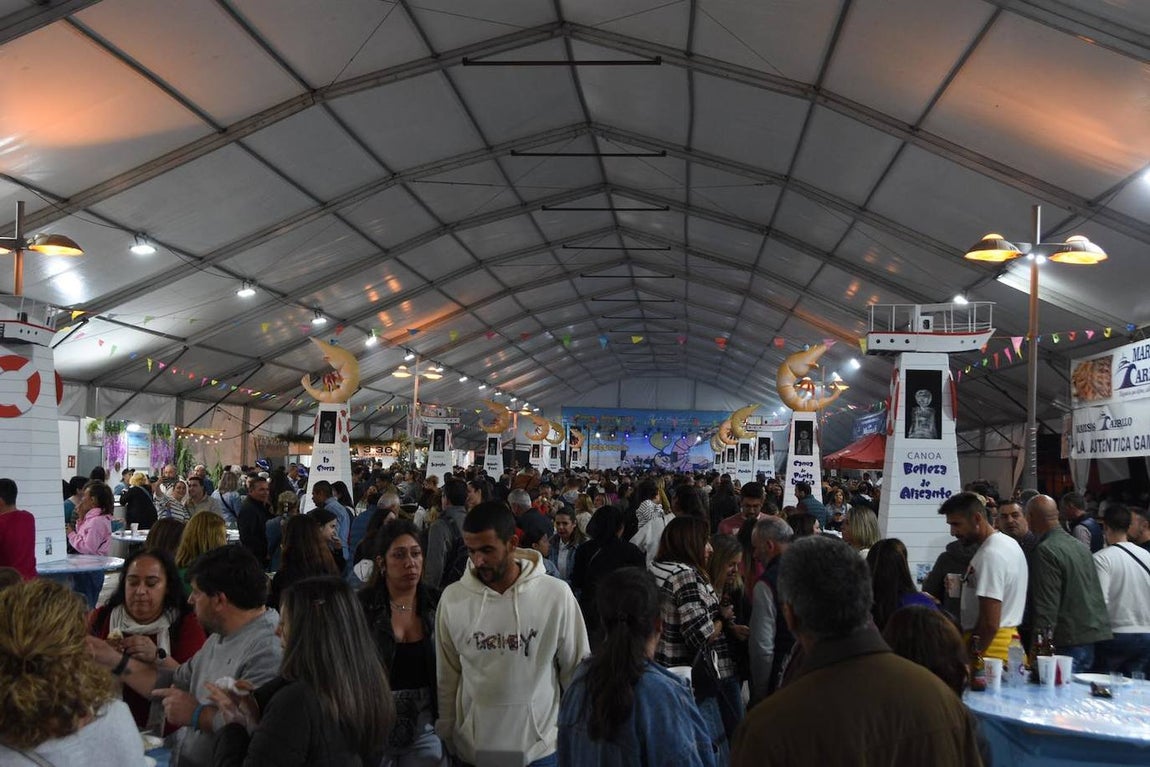 Sigue la fiesta y el ambientazo en la Feria de la Gamba de Punta Umbría. Estos son los conciertos del sábado