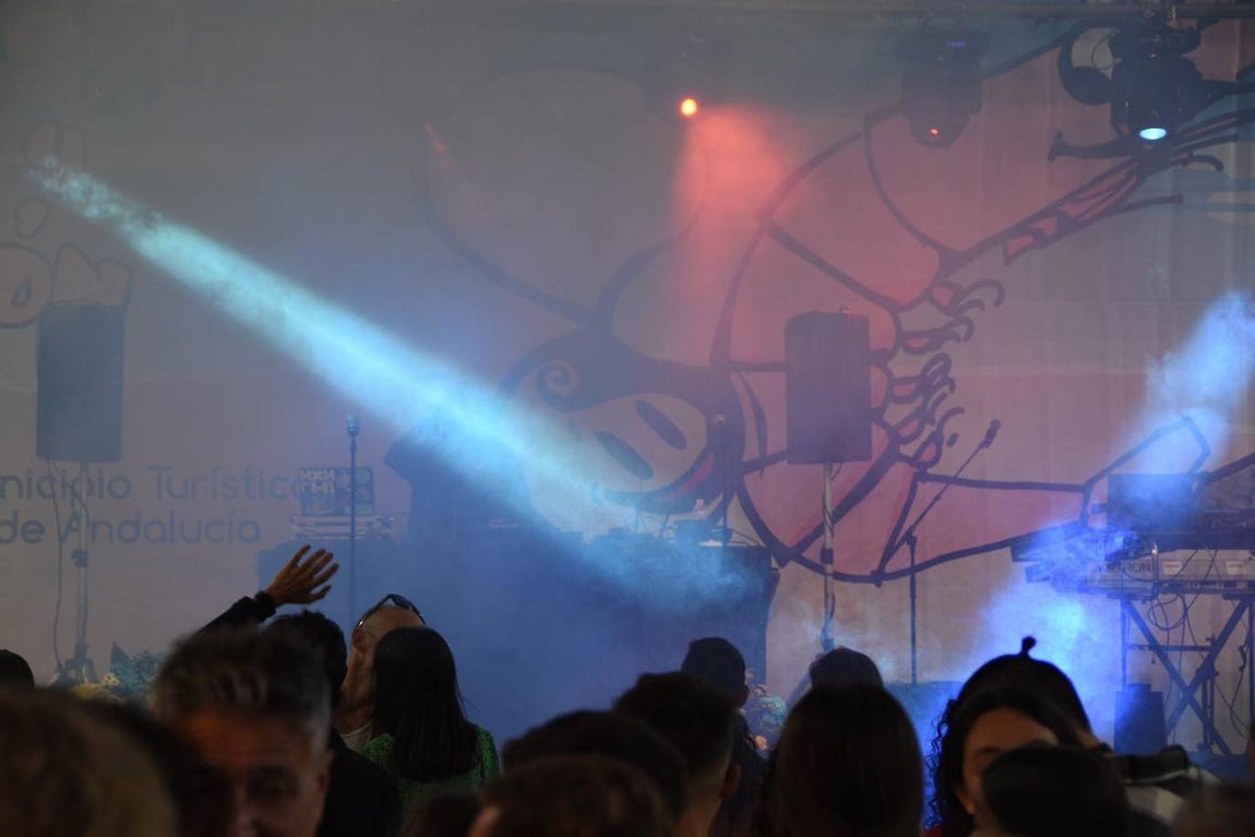 Sigue la fiesta y el ambientazo en la Feria de la Gamba de Punta Umbría. Estos son los conciertos del sábado