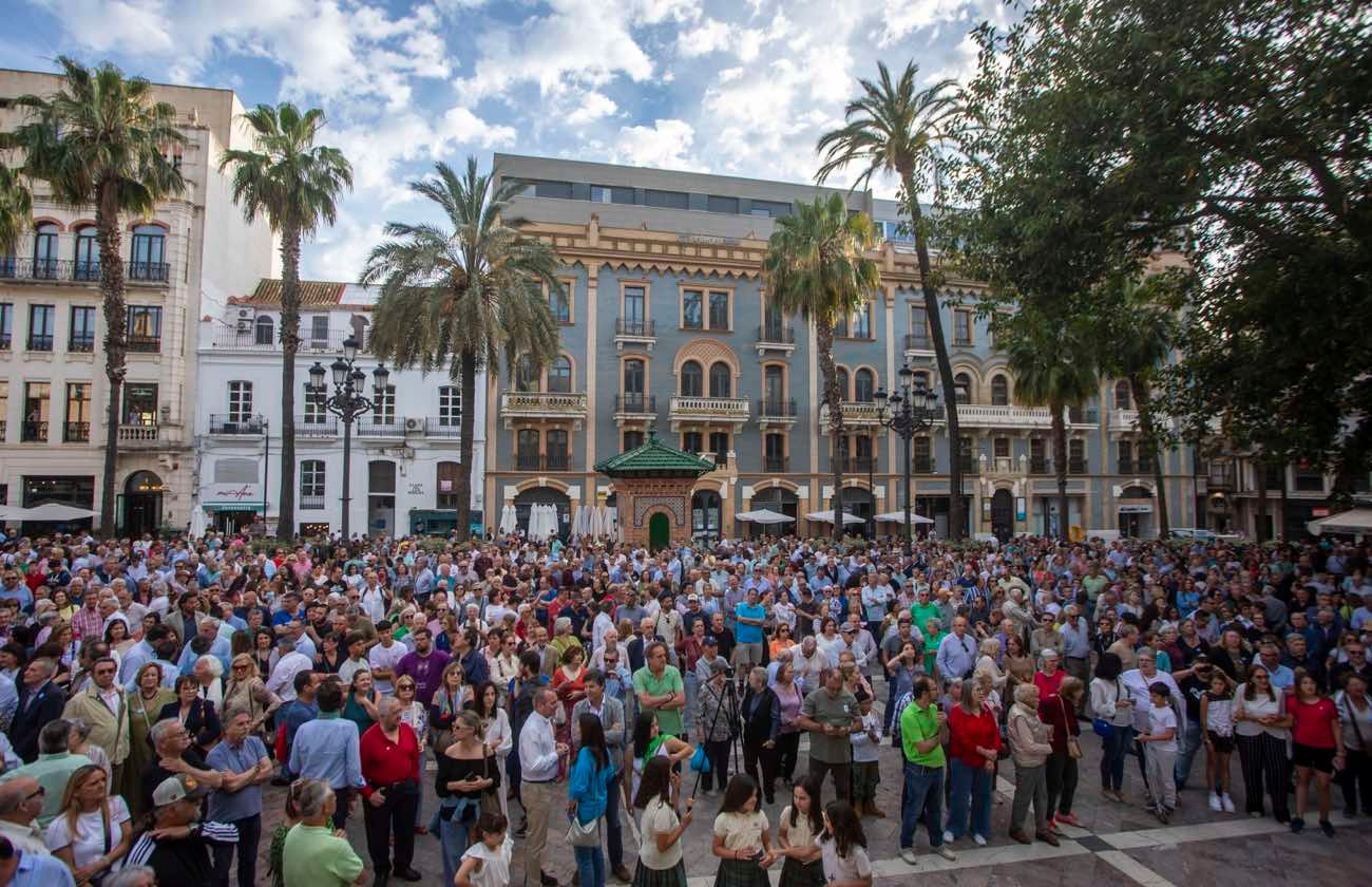 La concentración por el AVE a Huelva, en imágenes