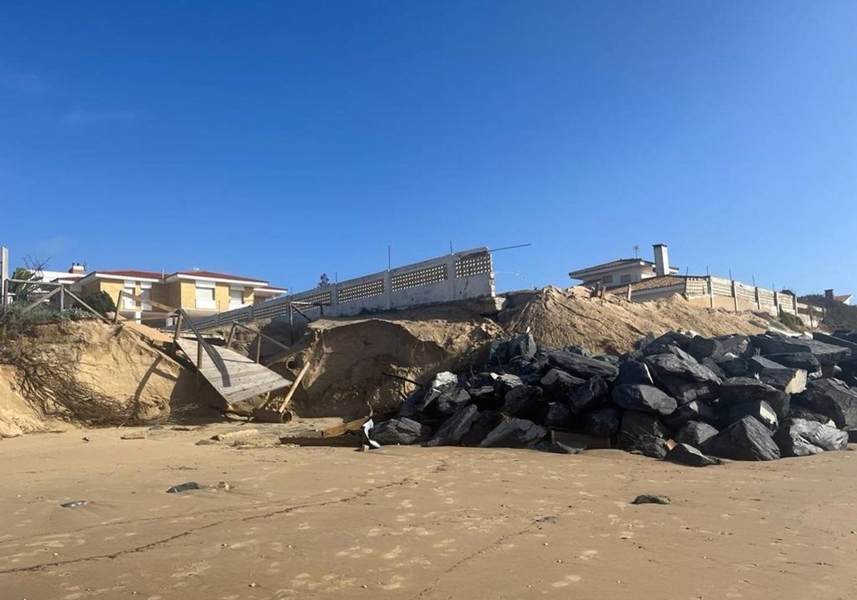 Imagen del estado de El Portil tras las mareas vivas del mes de enero