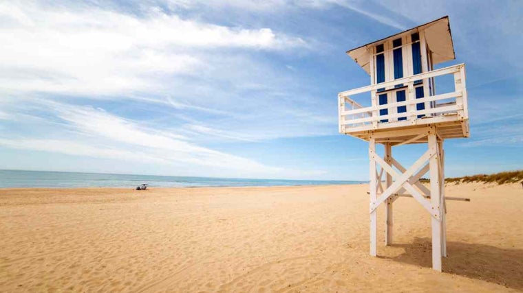 Torreta de vigilancia en la Playa de la Casita Azul