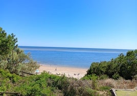 La zona de playa de El Portil no tendrá zona azul este verano por el cierre de los accesos