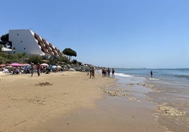 Así estaba este fin de semana la playa de El Portil: también la zona cerrada