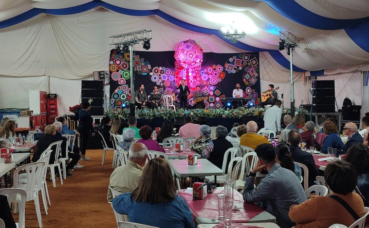 Imagen principal - Las imágenes de toda una semana de fiesta en San Juan del Puerto