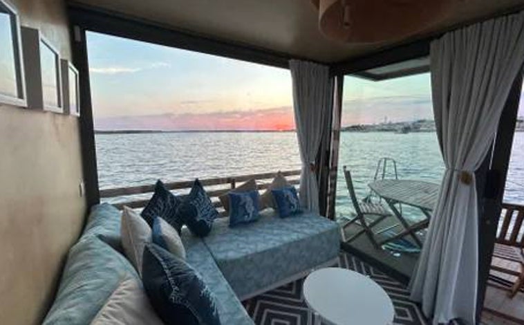 Imagen principal - Las espectaculares vistas que se disfrutan desde la casa-barco Miamar