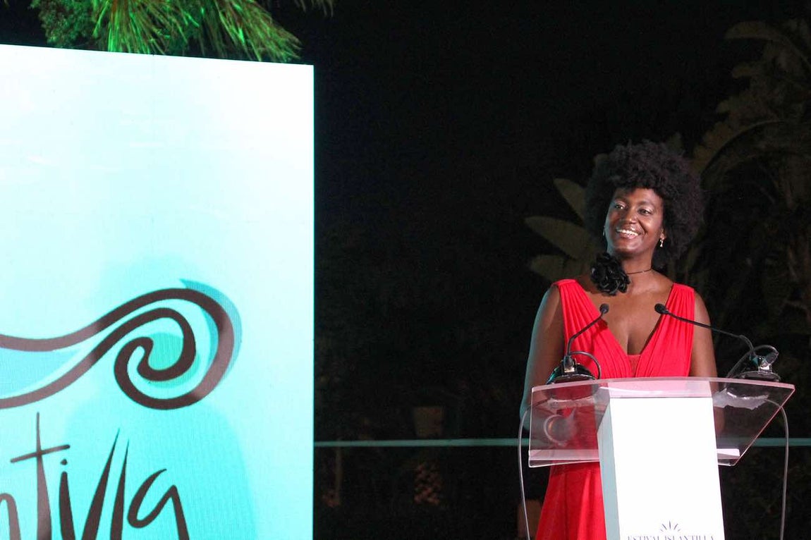 La presentadora de la gala, Kenia Mestre