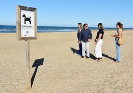 La nueva playa canina de Punta Umbría está junto al espigón: la zona de La Bota ya no está autorizada para perros