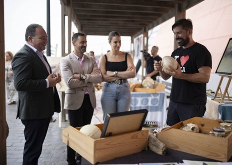 Imagen secundaria 1 - El Muelle de las Carabelas vuelve a estar abierto cargado de motivos para redescubrirlo