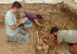 Recuperan los restos de nueve víctimas del franquismo en varias fosas comunes en Zufre