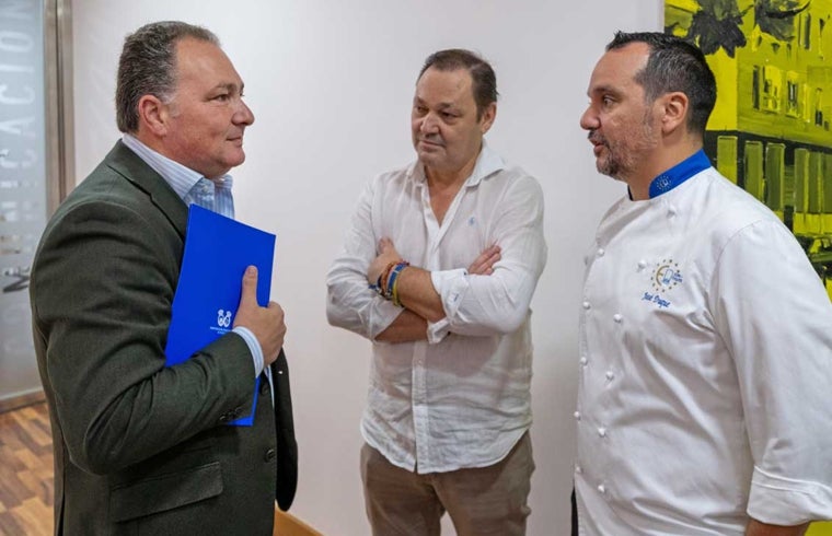 David Toscano conversa con Rafael Barba y José Duque