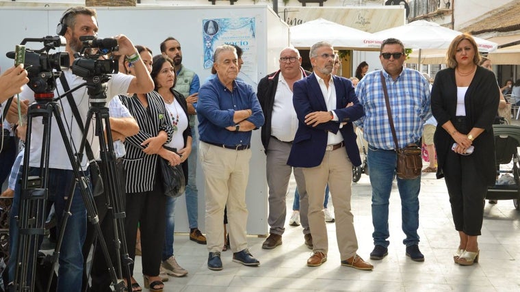 Francisco Bella, alcalde de Almonte, durante el acto de esta tarde en la localidad