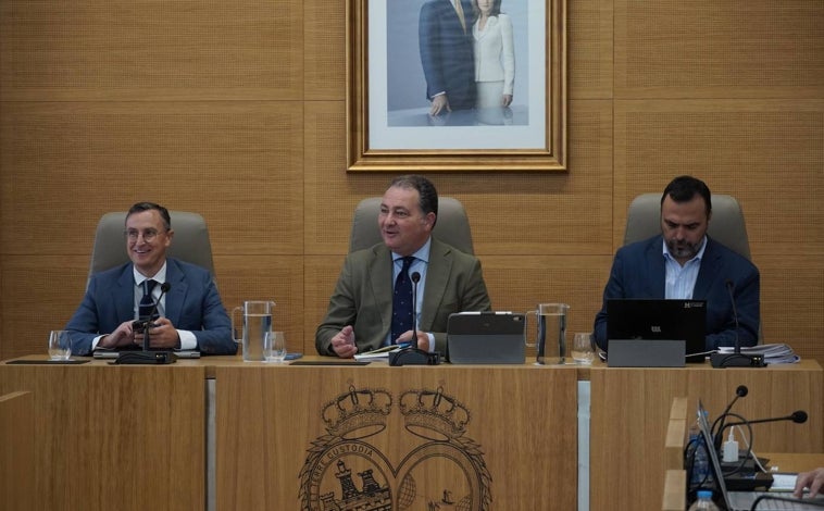 Imagen principal - La recogida selectiva de residuos llegará a grandes eventos de Huelva como El Rocío