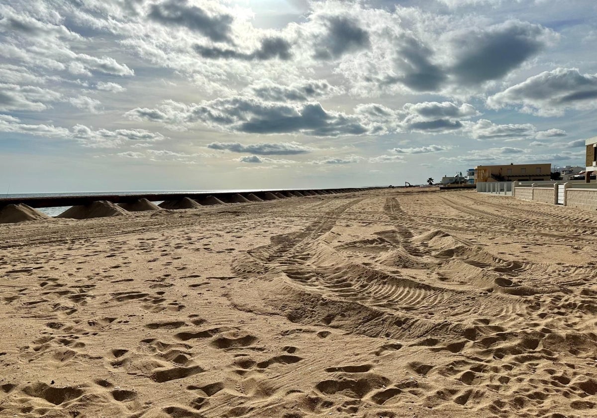 La playa de La Antilla contará en seis meses con un espigón de 160 metros de longitud