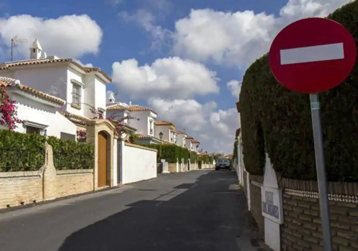 Una calle de Matalascañas