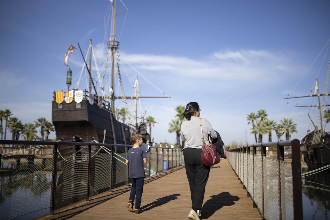 La jornada de puertas abiertas del Muelle de las Carabelas, en imágenes