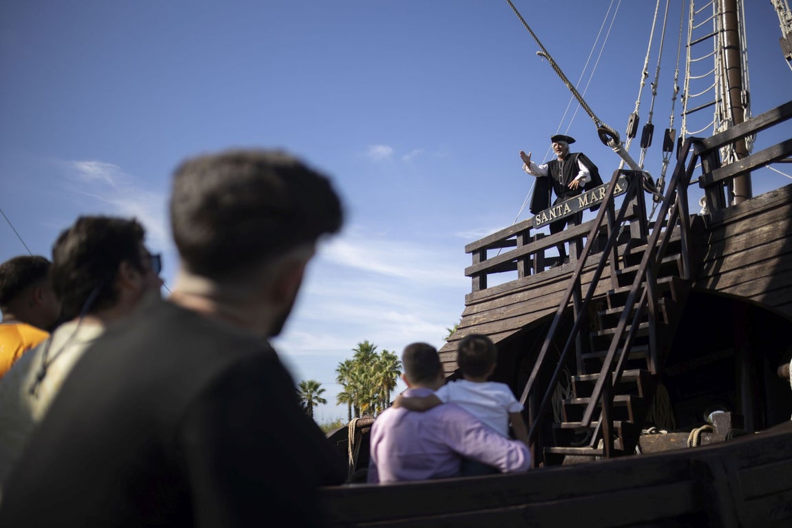 La jornada de puertas abiertas del Muelle de las Carabelas, en imágenes