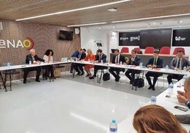 El Gobierno vuelve a desentenderse  del proyecto del aeropuerto de Huelva y deja su autorización en manos de la Junta