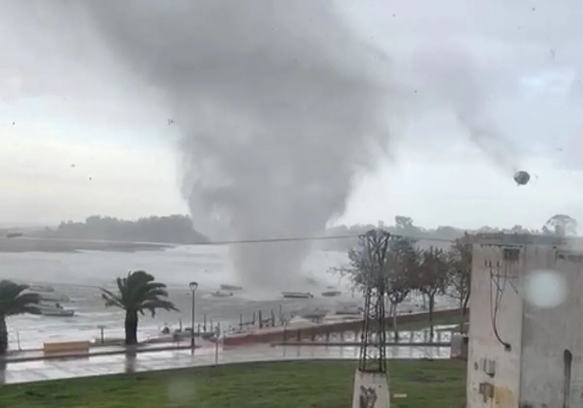 El tornado que afectó a Isla Cristina el pasado jueves