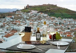 Este hotel de Huelva ofrece una experiencia inolvidable para Nochevieja: cena de gala en plena Sierra de Aracena