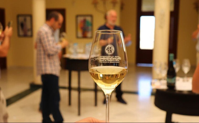 Imagen principal - Vinos del Condado, Mojama de Isla Cristina y Garbanzo de Escacena