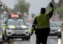 Roban una furgoneta cargada de productos congelados a un conductor confiado en la Sierra de Huelva